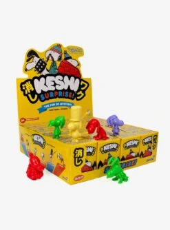 Super7 Peanuts Keshi Surprise Snoopy Blind Box Figure