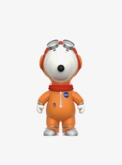 Super7 Peanuts Super Size Snoopy Astronaut (Orange Spacesuit) Figure -Funko Toys Shop 35319911 av1 1