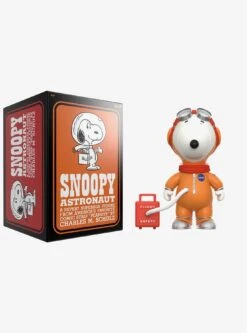 Super7 Peanuts Super Size Snoopy Astronaut (Orange Spacesuit) Figure -Funko Toys Shop 35319911 av2 1