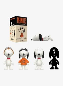 Super7 Peanuts ReAction Snoopy Blind Box Figure